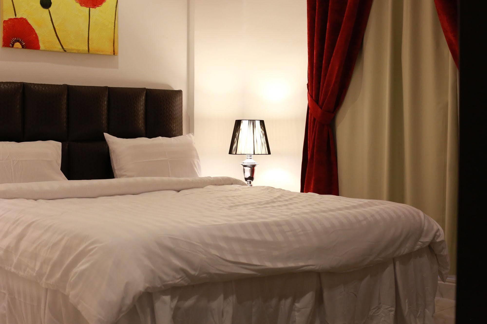 Continental Suite Salmiya Buitenkant foto